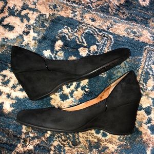 Gentle Souls Black suede wedges, leather sole